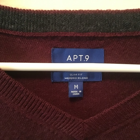 2 Men’s Medium Sweaters Black & Maroon - Picture 5 of 5